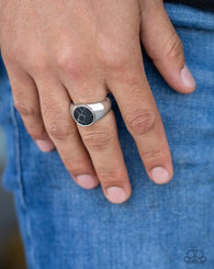 "Carbon Print" Silver Metal Black Marble Style Men's Elastic Back Ring