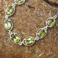 Sterling Silver/Stainless Steel Chinese PERIDOT Halo Adjustable Bolo Bracelet (3.64 cts.)