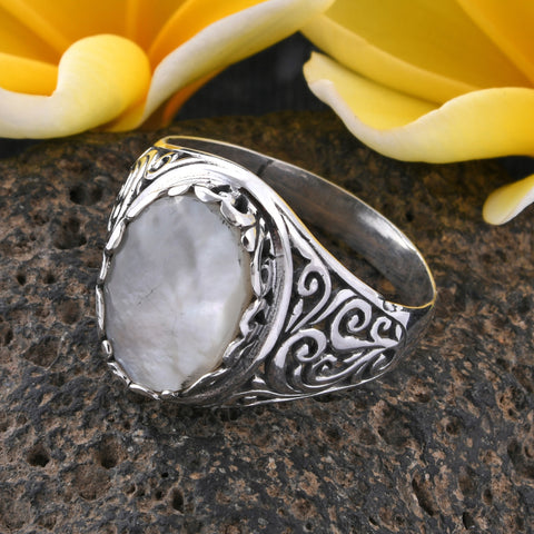 Bali Handmade Sterling Silver Mother of Pearl Scroll Work Ring (size 6)